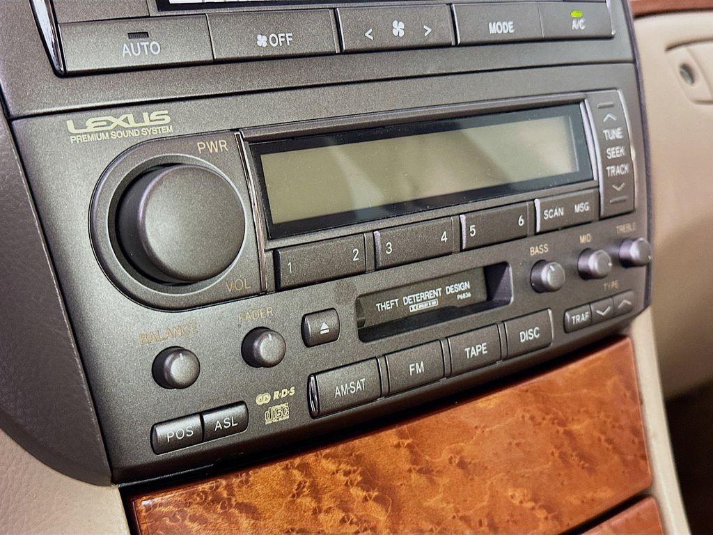 Thumbnail: 2004 Lexus LS - 23