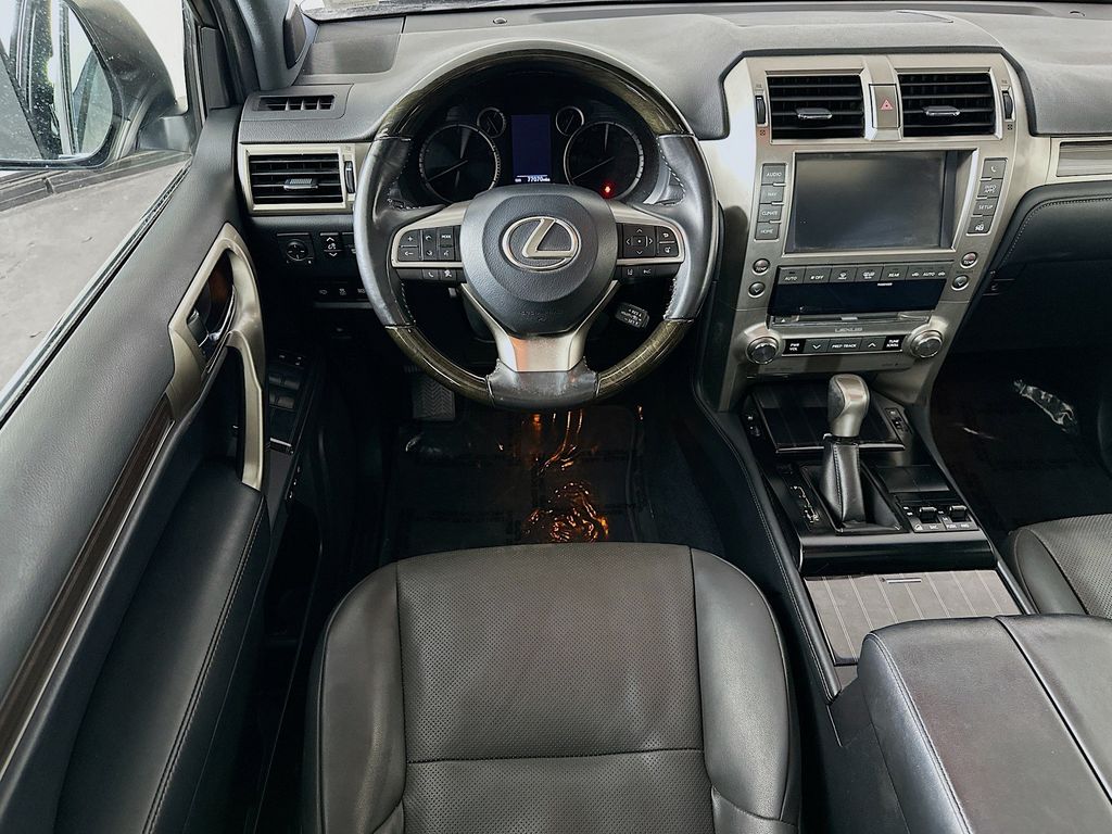Thumbnail: 2020 Lexus GX - 10