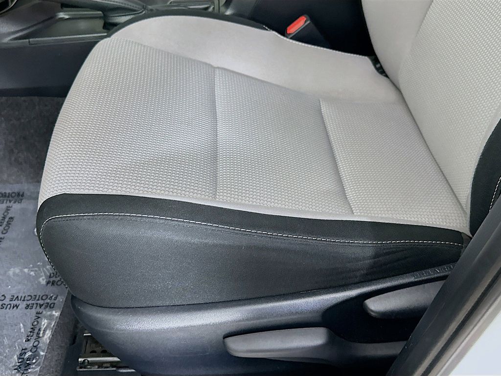 Thumbnail: 2018 Toyota RAV4 - 29