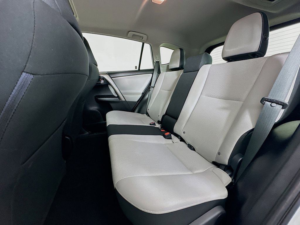 Thumbnail: 2018 Toyota RAV4 - 13
