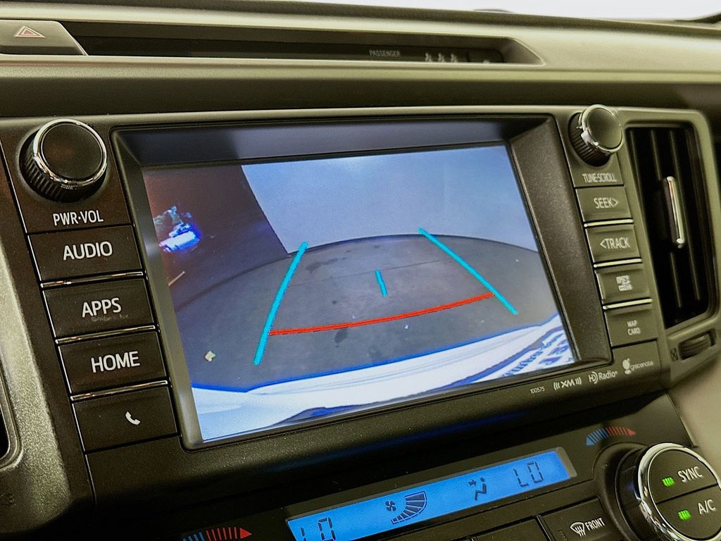 Thumbnail: 2018 Toyota RAV4 - 27