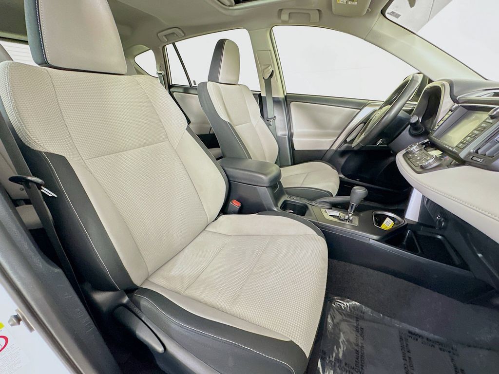 Thumbnail: 2018 Toyota RAV4 - 12
