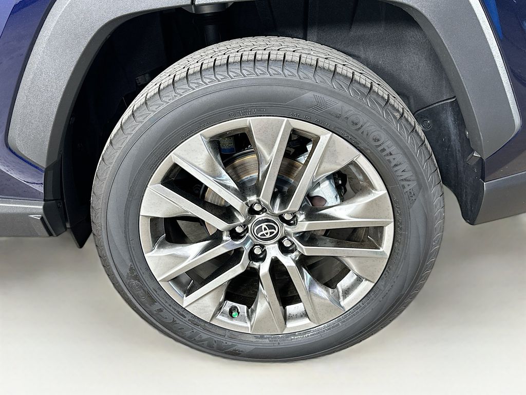 Thumbnail: 2025 Toyota RAV4 - 8
