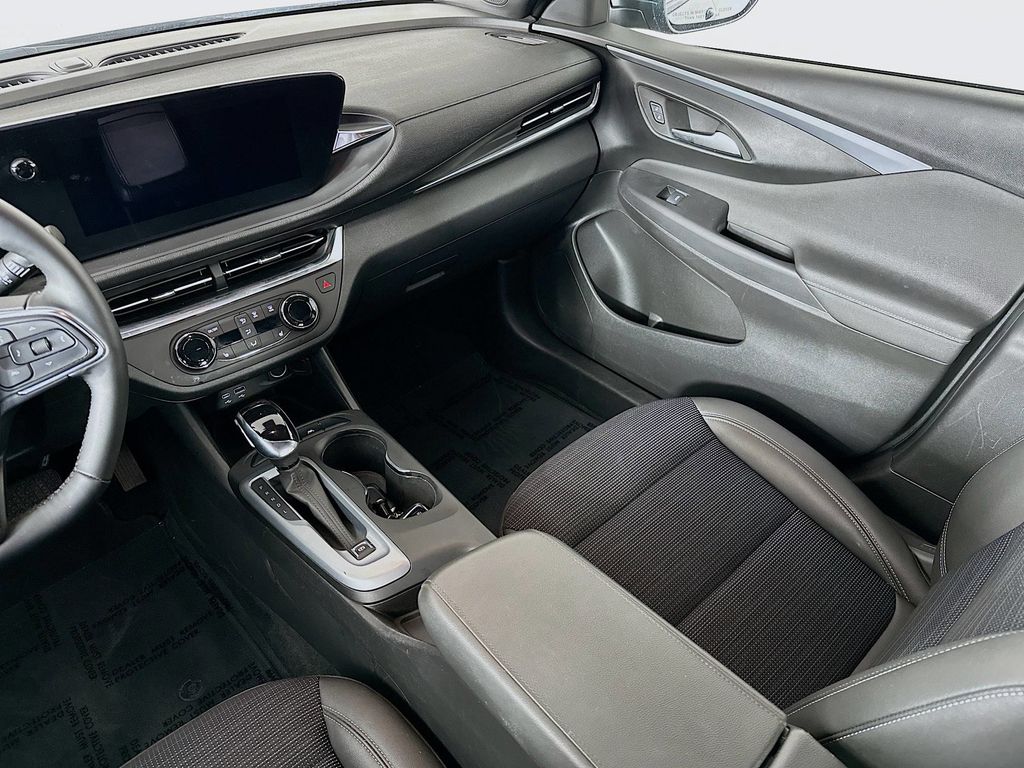 Thumbnail: 2024 Buick Envista - 14