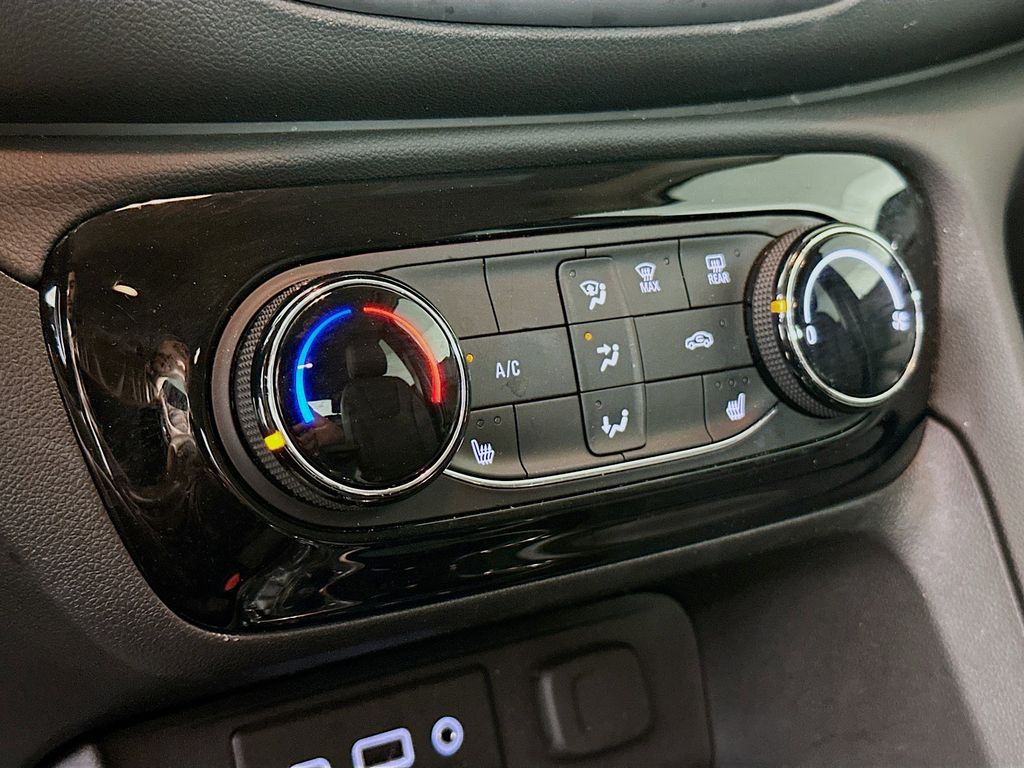 Thumbnail: 2023 Buick Encore GX - 22