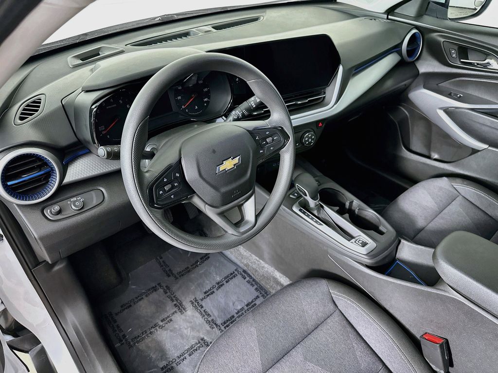 Thumbnail: 2024 Chevrolet Trax - 2