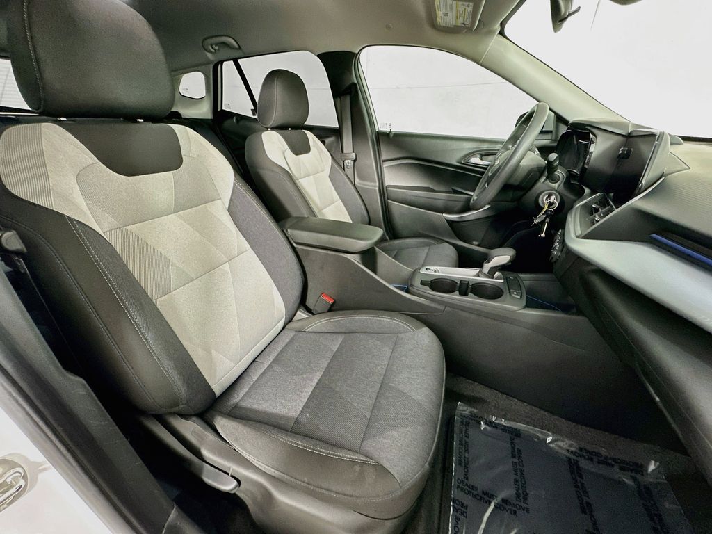 Thumbnail: 2024 Chevrolet Trax - 11