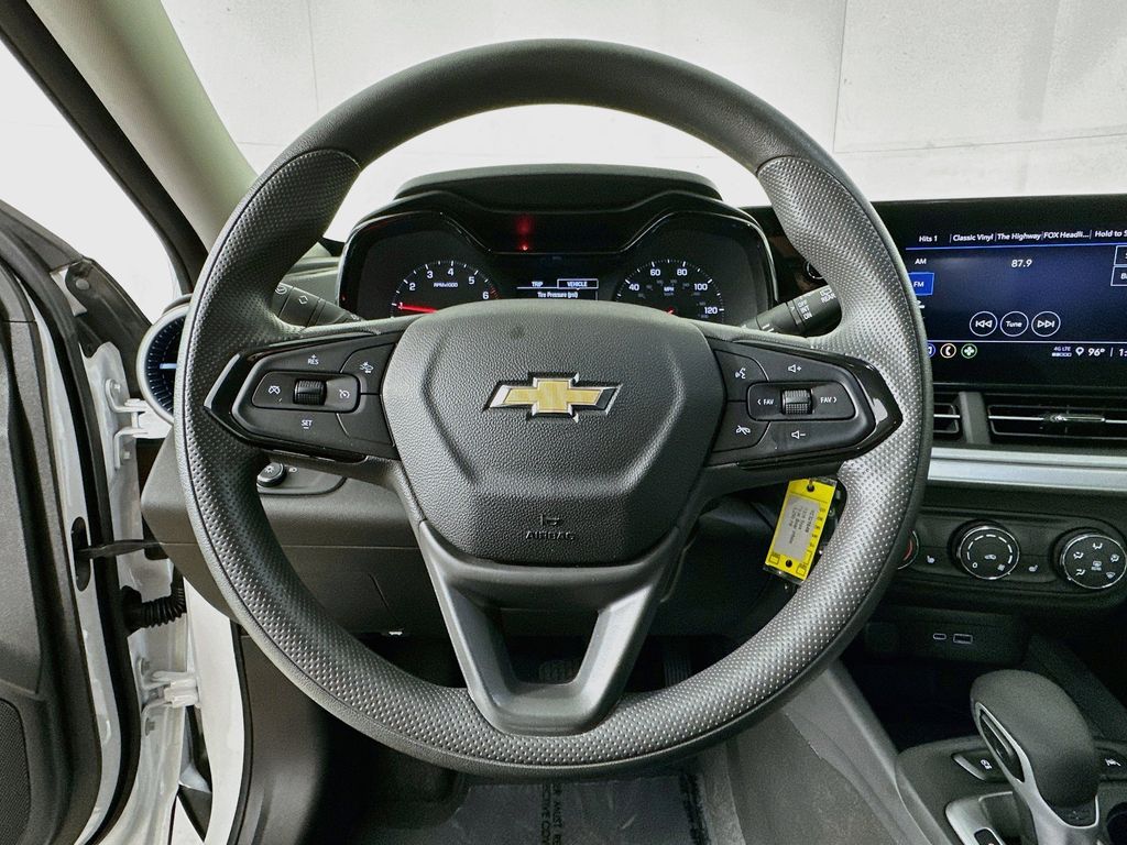 Thumbnail: 2024 Chevrolet Trax - 14