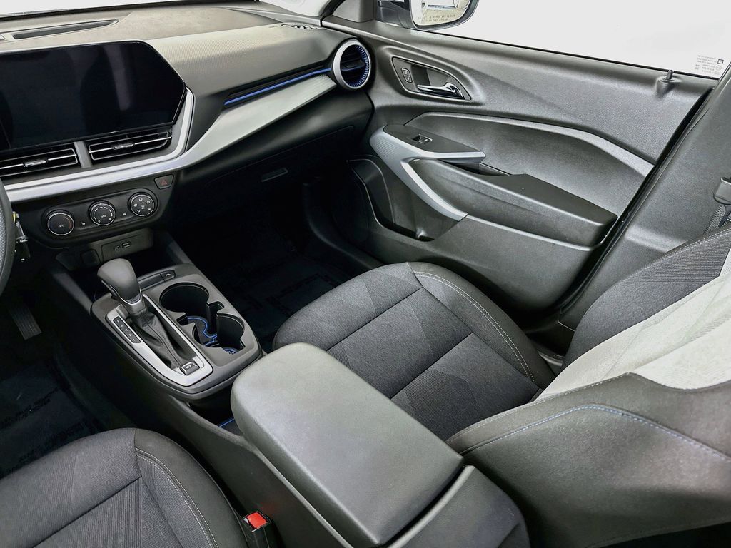 Thumbnail: 2024 Chevrolet Trax - 13