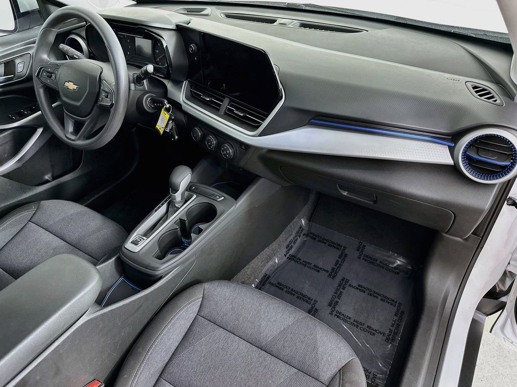 Thumbnail: 2024 Chevrolet Trax - 30