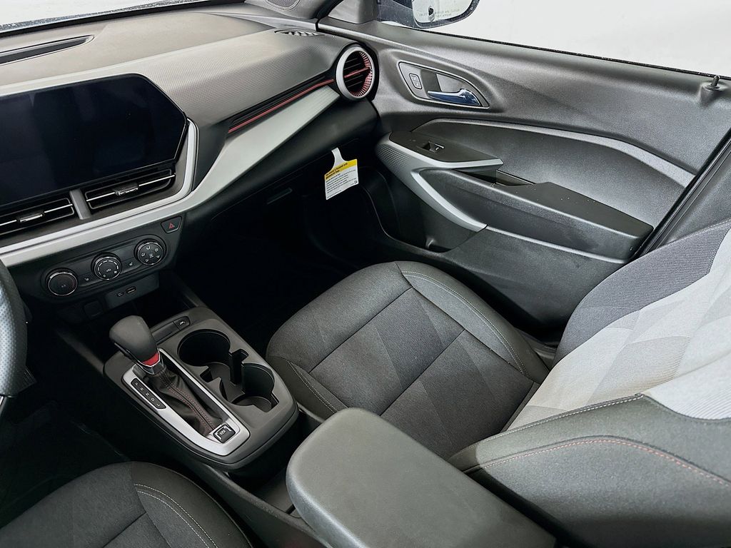 Thumbnail: 2024 Chevrolet Trax - 14