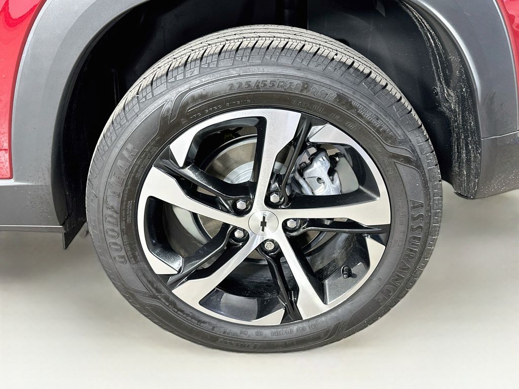 Thumbnail: 2025 Chevrolet Trax - 8