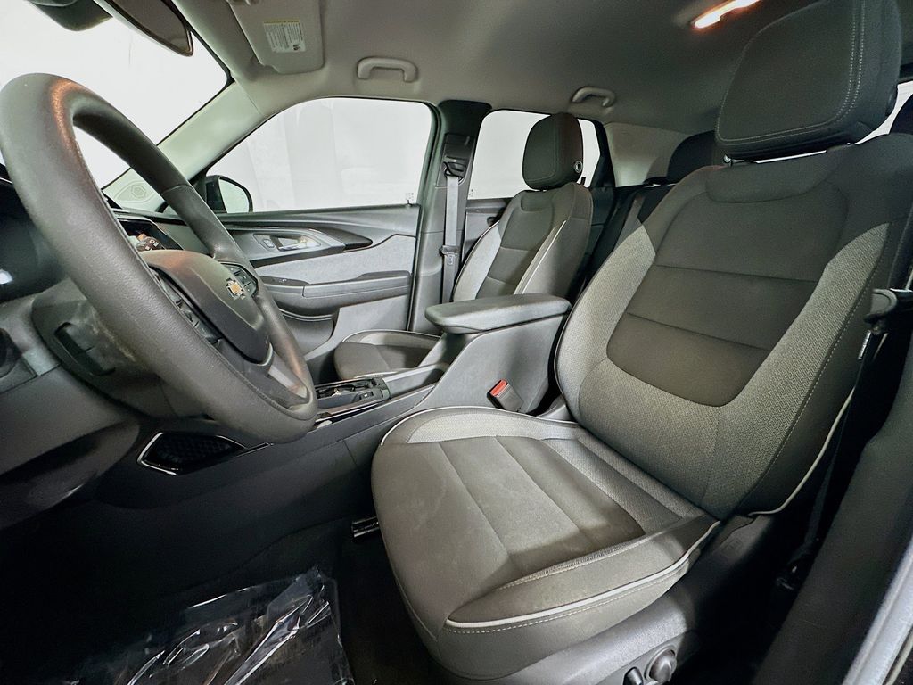 Thumbnail: 2023 Chevrolet TrailBlazer - 11