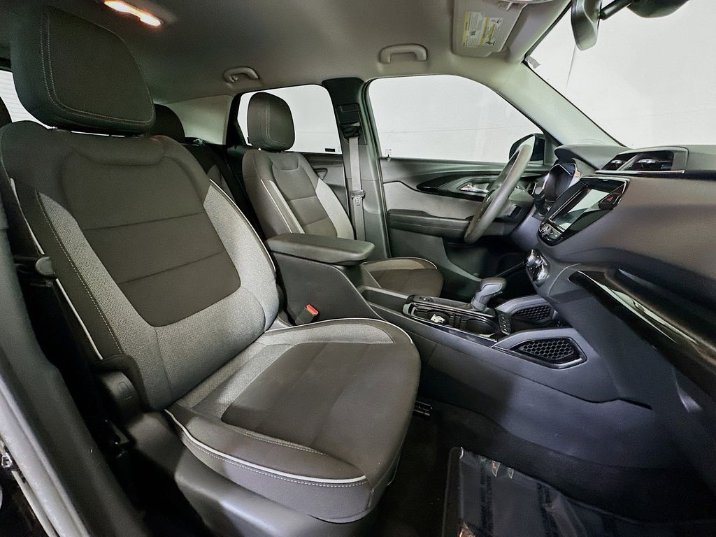 Thumbnail: 2023 Chevrolet TrailBlazer - 12