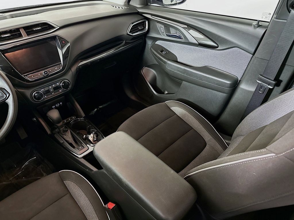 Thumbnail: 2023 Chevrolet TrailBlazer - 14