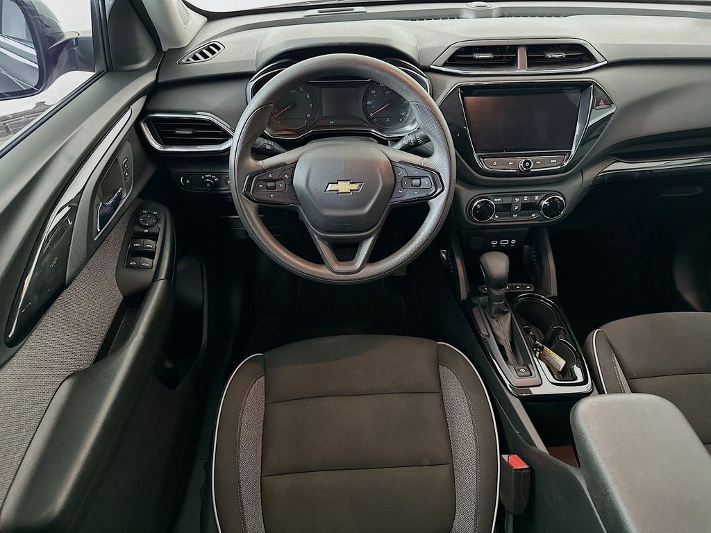 Thumbnail: 2023 Chevrolet TrailBlazer - 9