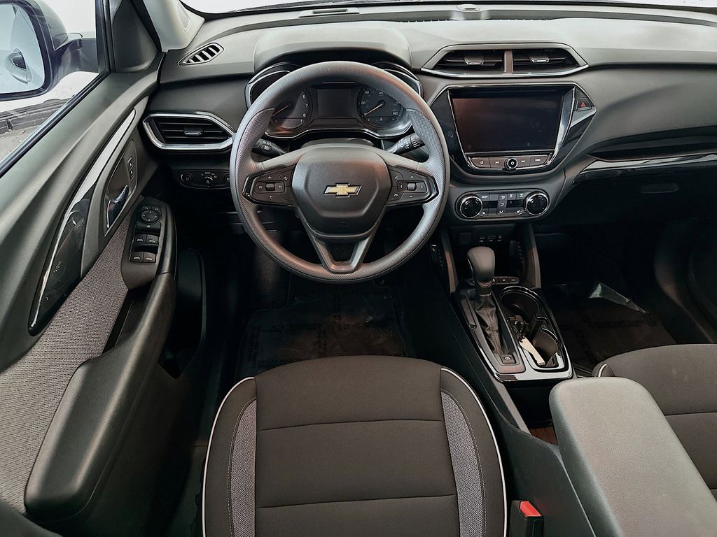 Thumbnail: 2023 Chevrolet TrailBlazer - 9