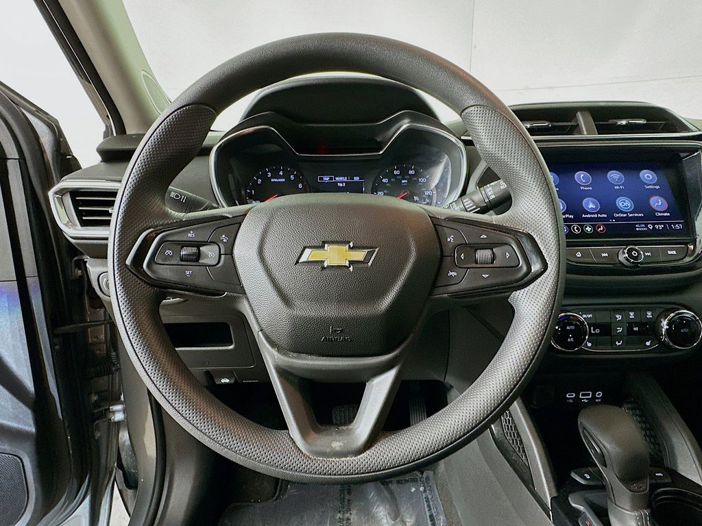 Thumbnail: 2023 Chevrolet TrailBlazer - 14