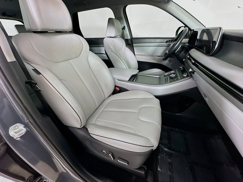 Thumbnail: 2023 Hyundai Palisade - 12
