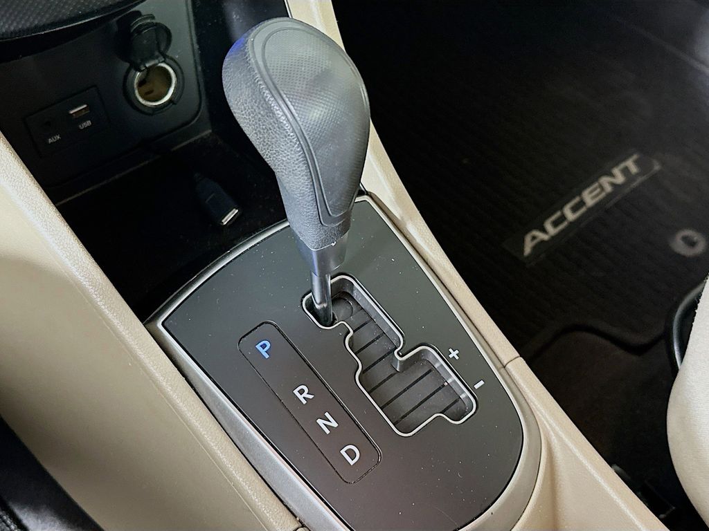 Thumbnail: 2015 Hyundai Accent - 17