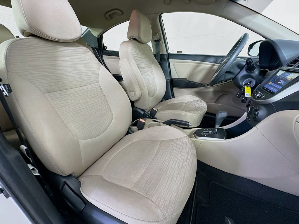 Thumbnail: 2015 Hyundai Accent - 12
