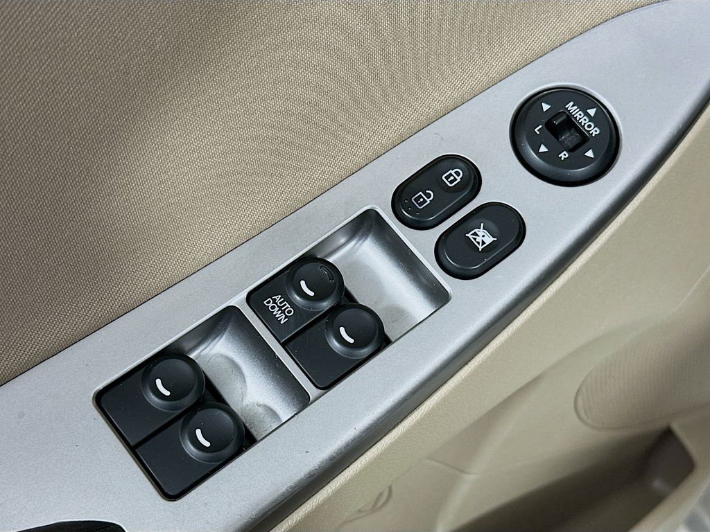 Thumbnail: 2015 Hyundai Accent - 26