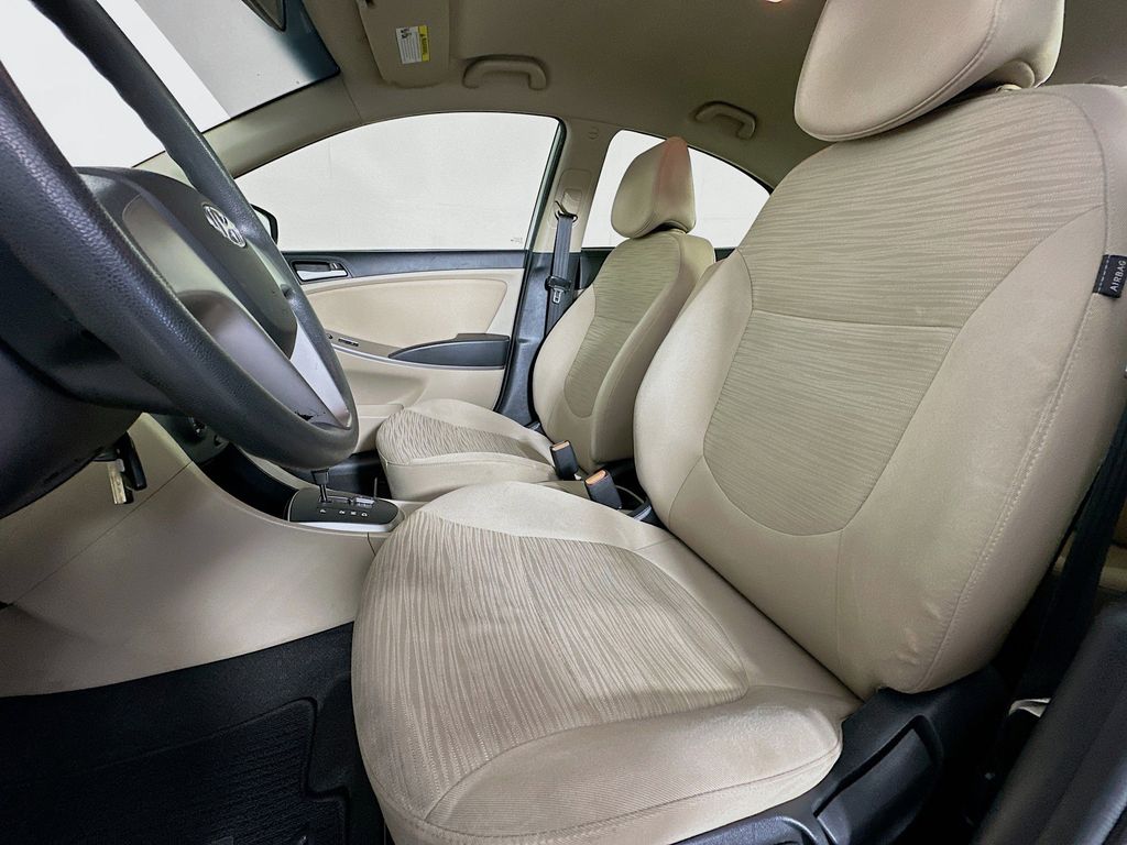 Thumbnail: 2015 Hyundai Accent - 11