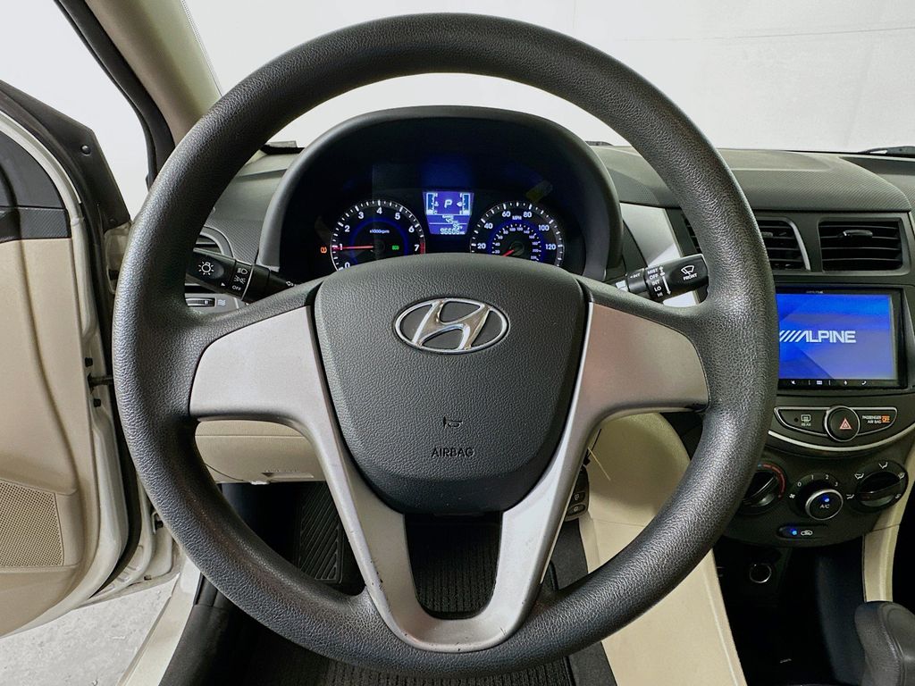 Thumbnail: 2015 Hyundai Accent - 15