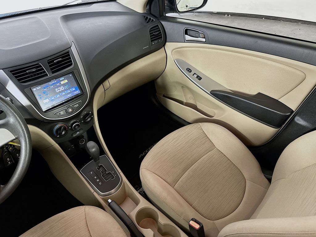 Thumbnail: 2015 Hyundai Accent - 14