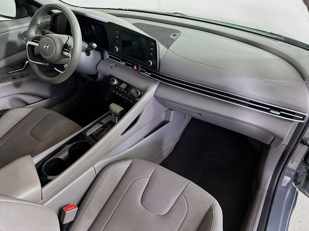 Thumbnail: 2021 Hyundai Elantra - 14