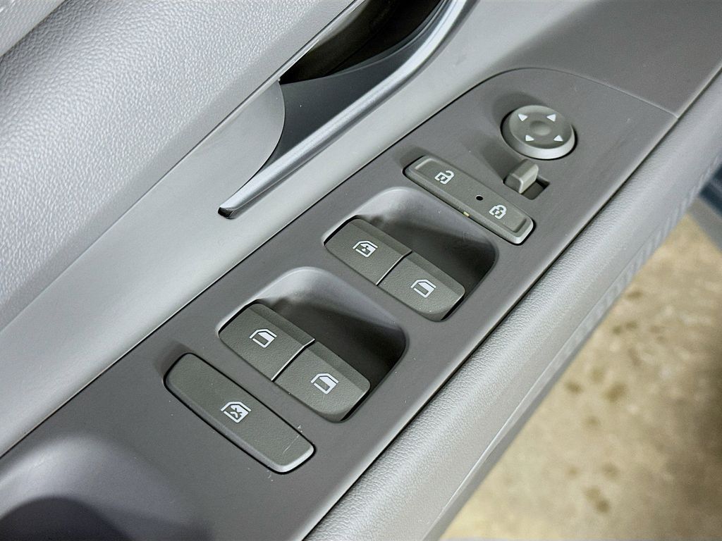 Thumbnail: 2021 Hyundai Elantra - 28