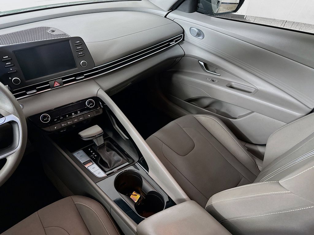 Thumbnail: 2021 Hyundai Elantra - 16