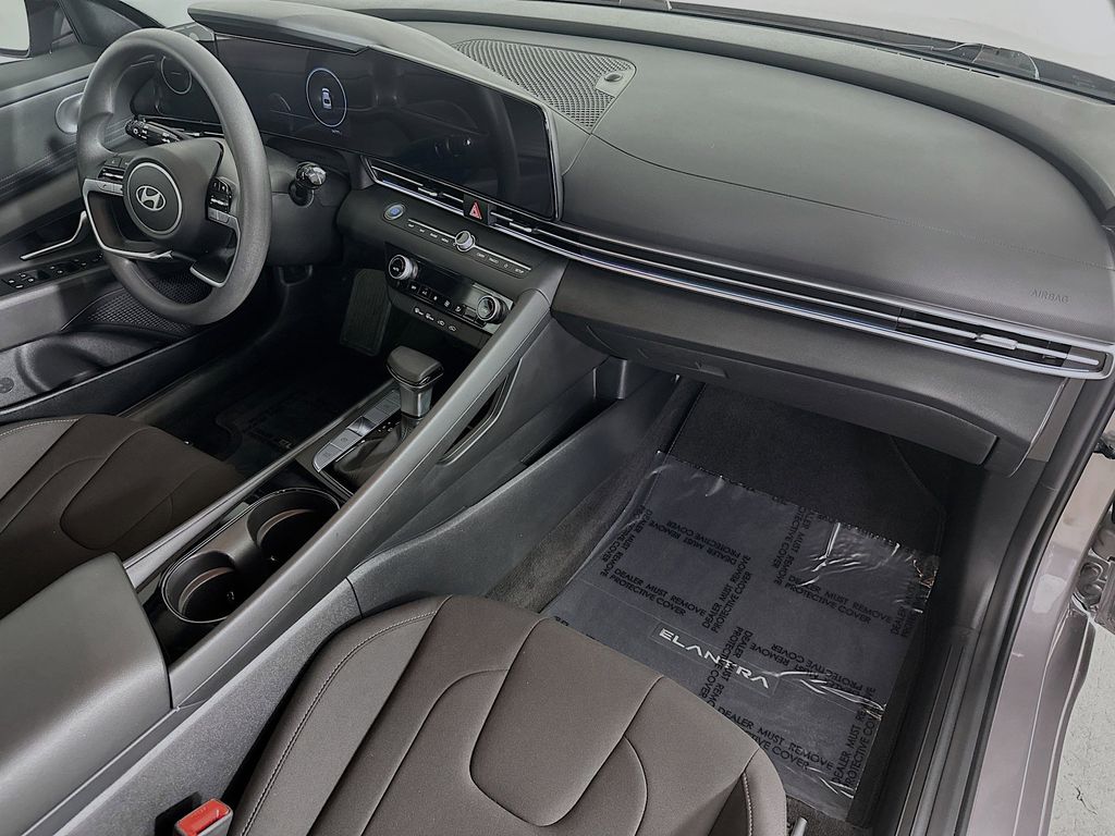 Thumbnail: 2024 Hyundai Elantra - 31