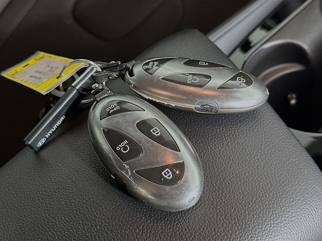 Thumbnail: 2024 Hyundai Elantra - 18