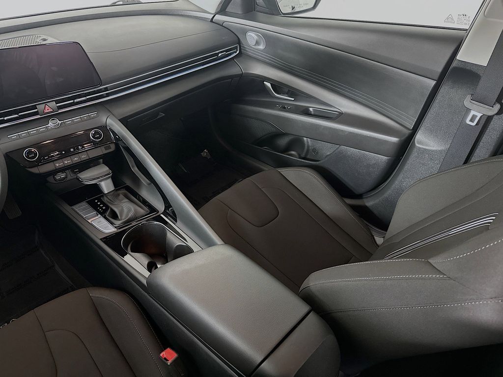 Thumbnail: 2024 Hyundai Elantra - 12