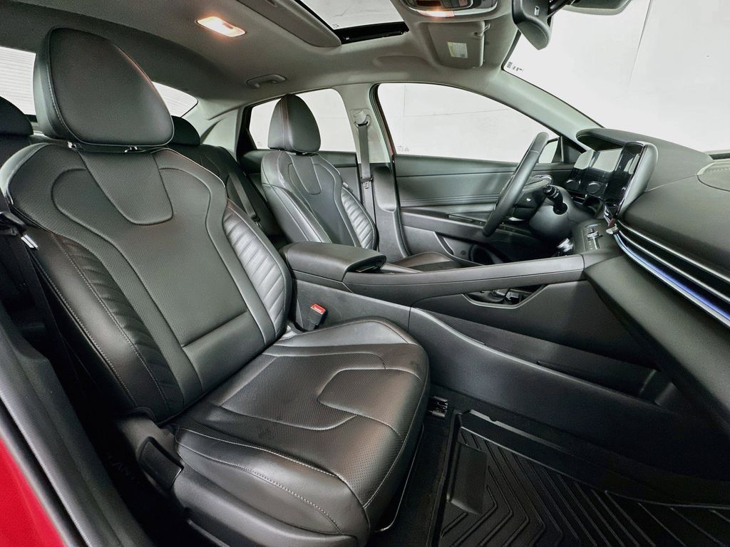 Thumbnail: 2024 Hyundai Elantra - 11
