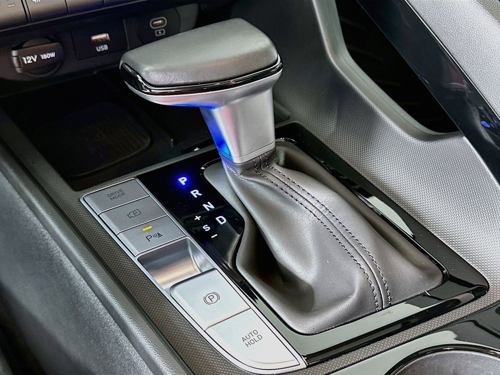 Thumbnail: 2024 Hyundai Elantra - 16