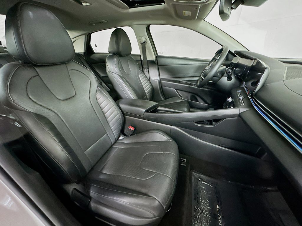 Thumbnail: 2022 Hyundai Elantra - 11