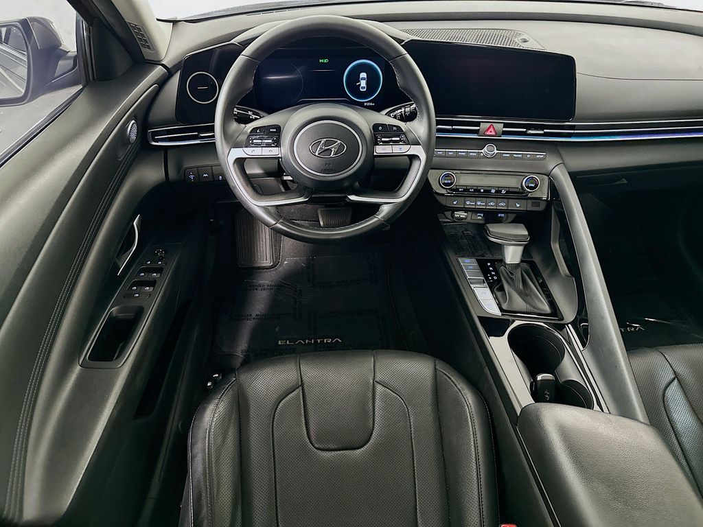 Thumbnail: 2022 Hyundai Elantra - 9