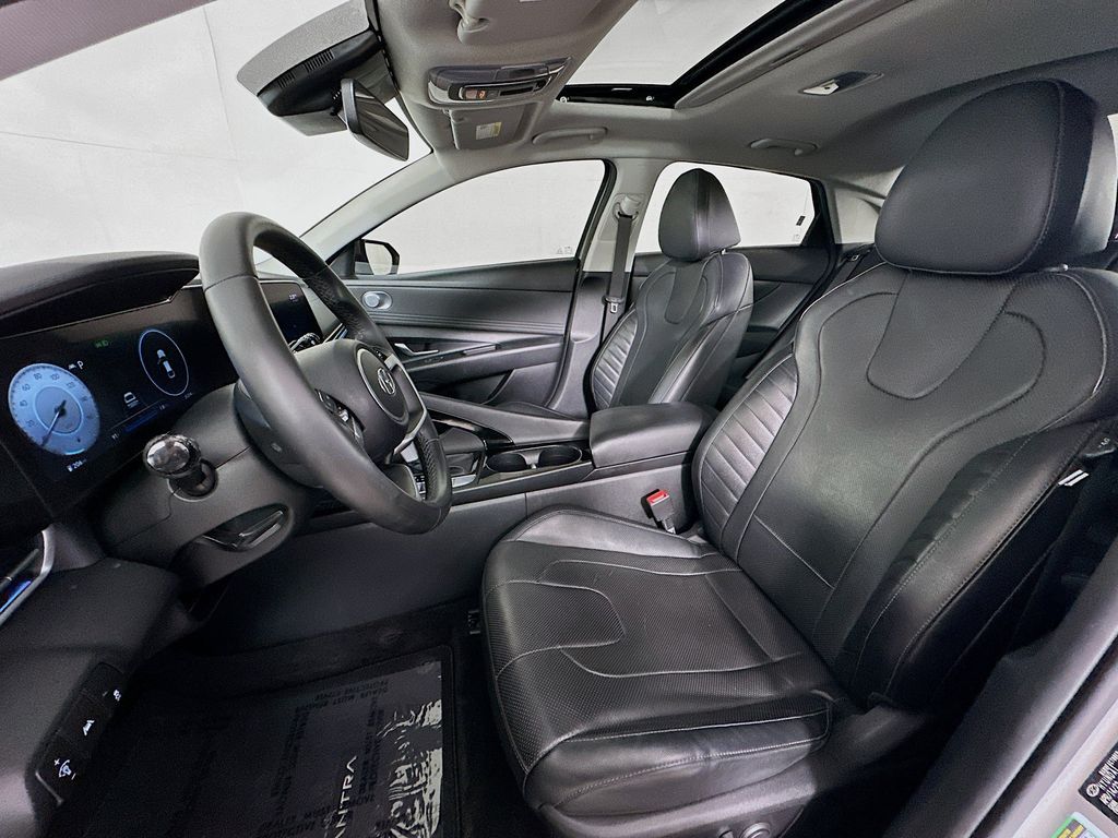 Thumbnail: 2022 Hyundai Elantra - 10