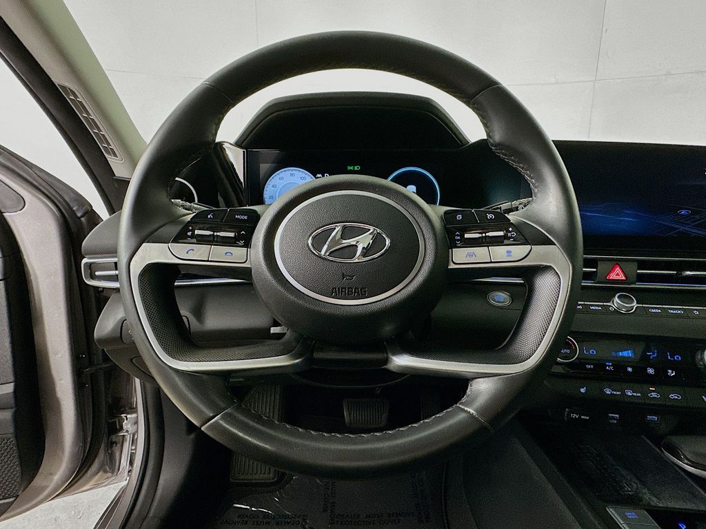 Thumbnail: 2022 Hyundai Elantra - 14