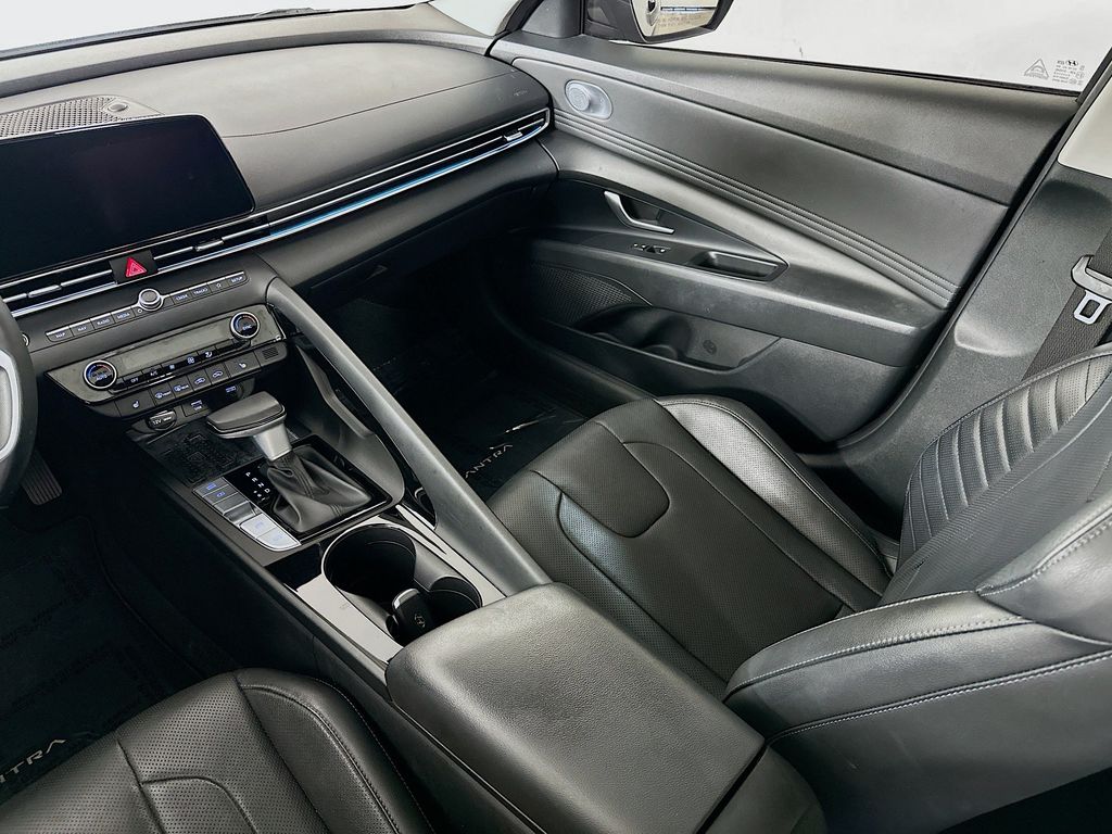 Thumbnail: 2022 Hyundai Elantra - 13