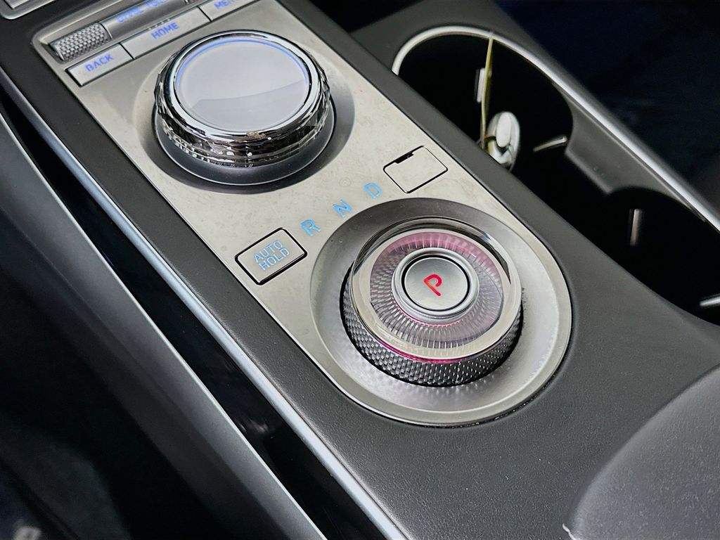 Thumbnail: 2025 Genesis GV70 - 24