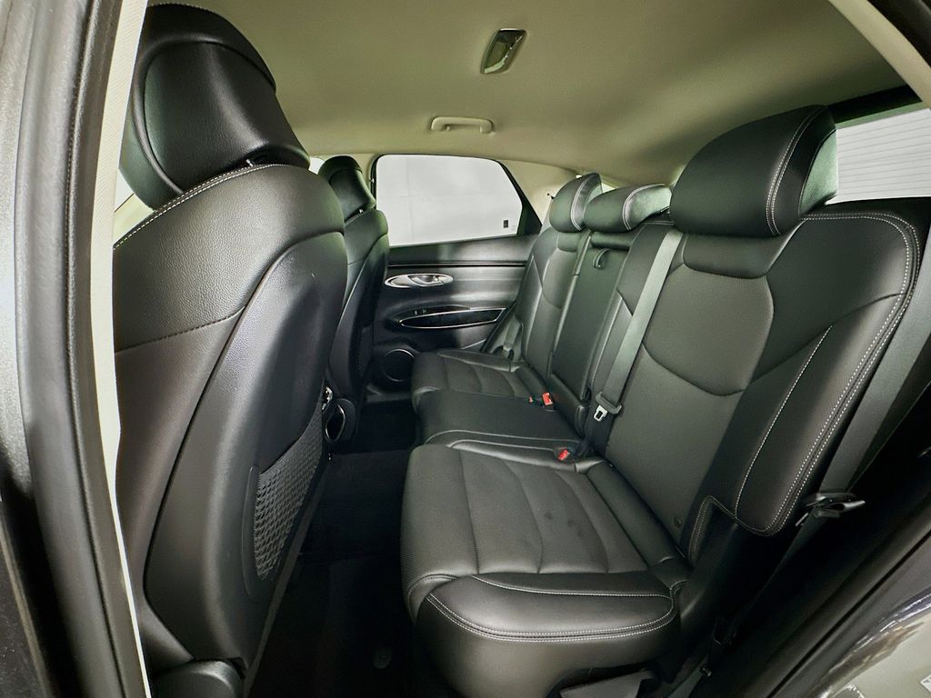 Thumbnail: 2025 Genesis GV70 - 13