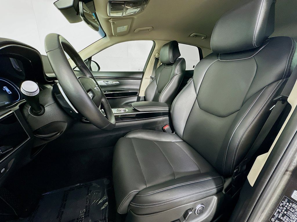 Thumbnail: 2025 Genesis GV70 - 11