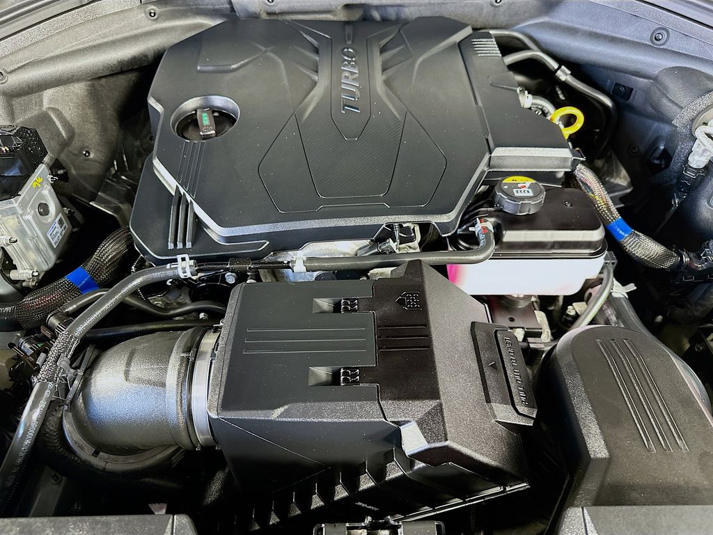 Thumbnail: 2025 Genesis GV70 - 9