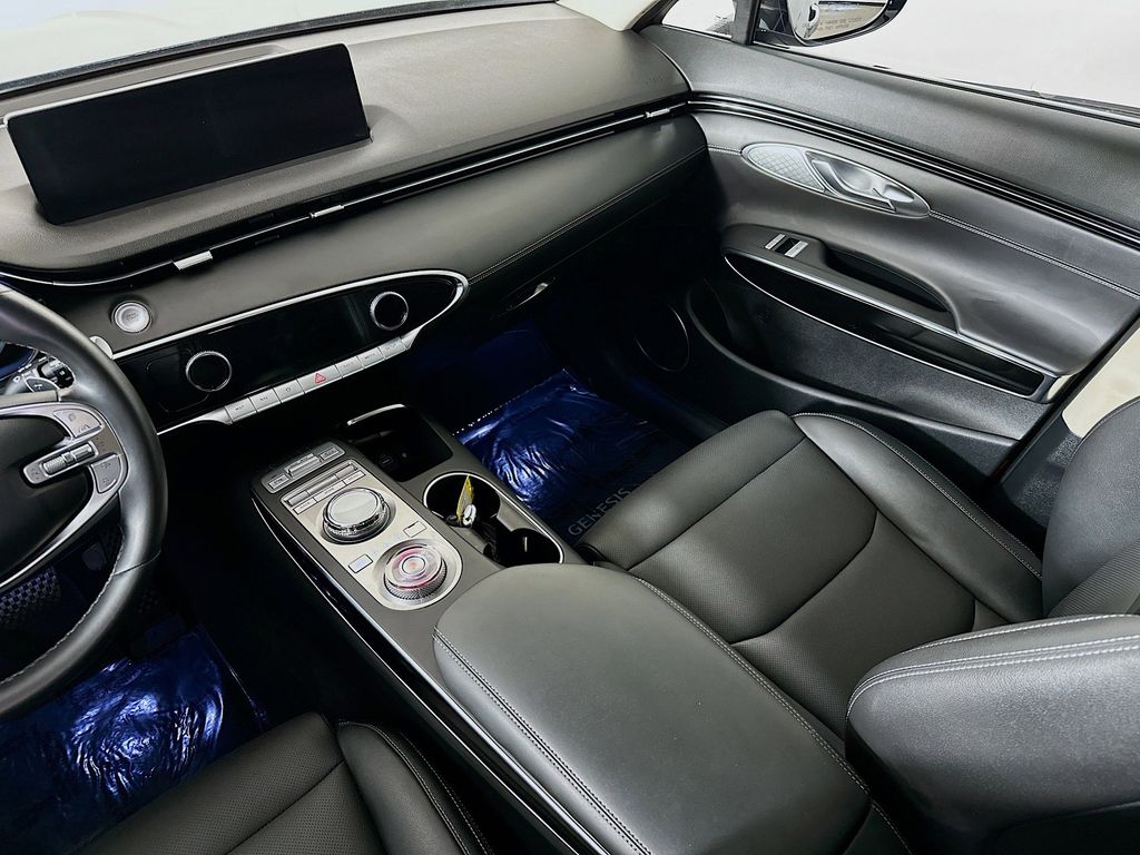 Thumbnail: 2025 Genesis GV70 - 14