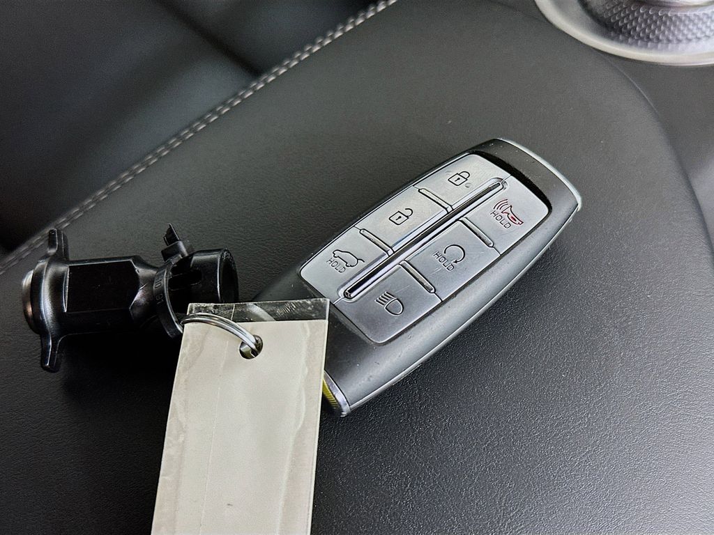 Thumbnail: 2025 Genesis GV70 - 19