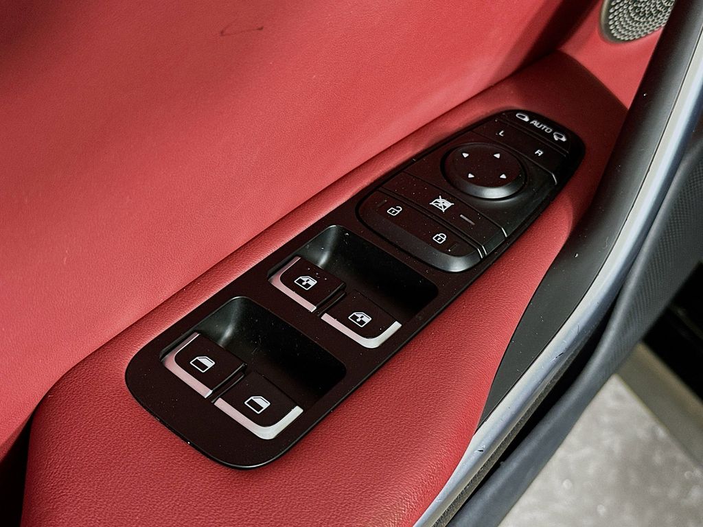 Thumbnail: 2018 Kia Stinger - 30