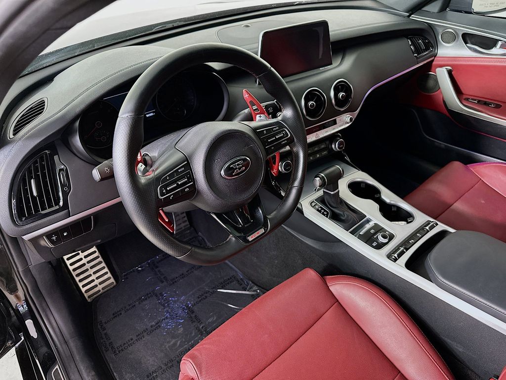 Thumbnail: 2018 Kia Stinger - 2